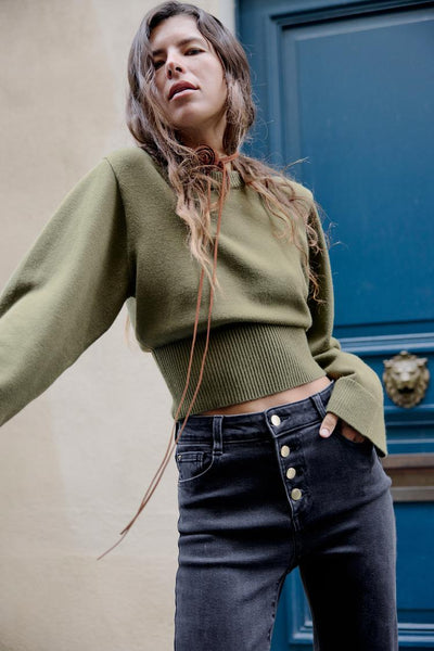 Lena – Cozy Wide-Sleeve – Cropped Knit Sweater