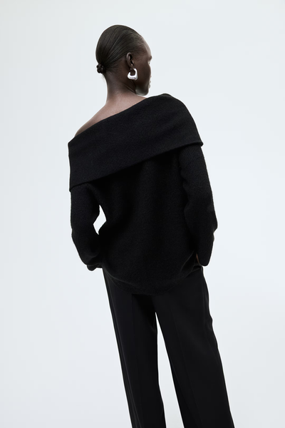 Sadie – Elegant Off-Shoulder Design – Top