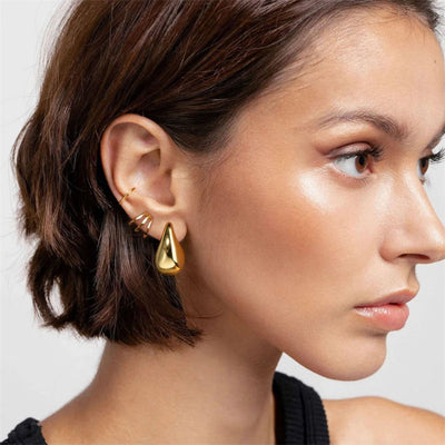 Rue – Elegant Water Drop Design – Gold Earrings