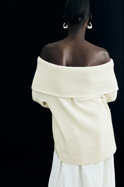 Sadie – Elegant Off-Shoulder Design – Top