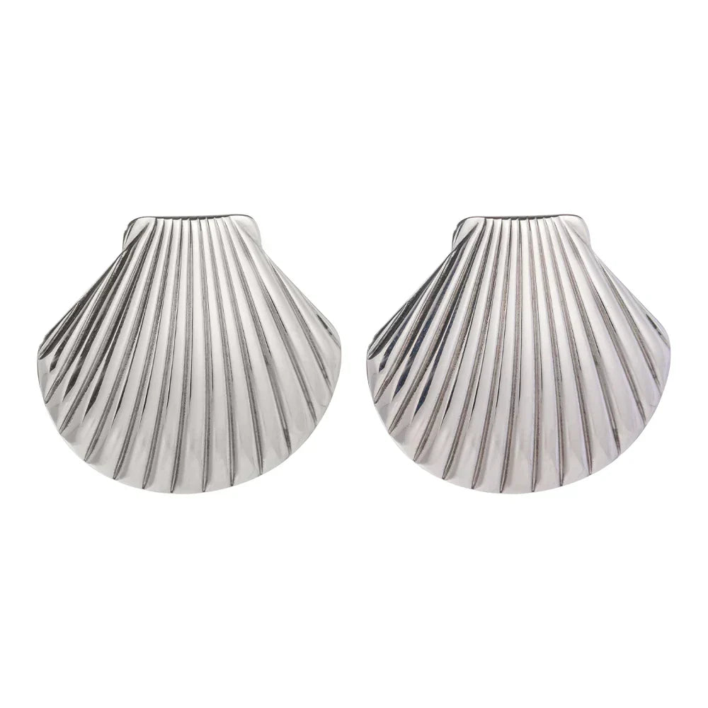Hazel – Delicate Seashell Design – Stud Earrings