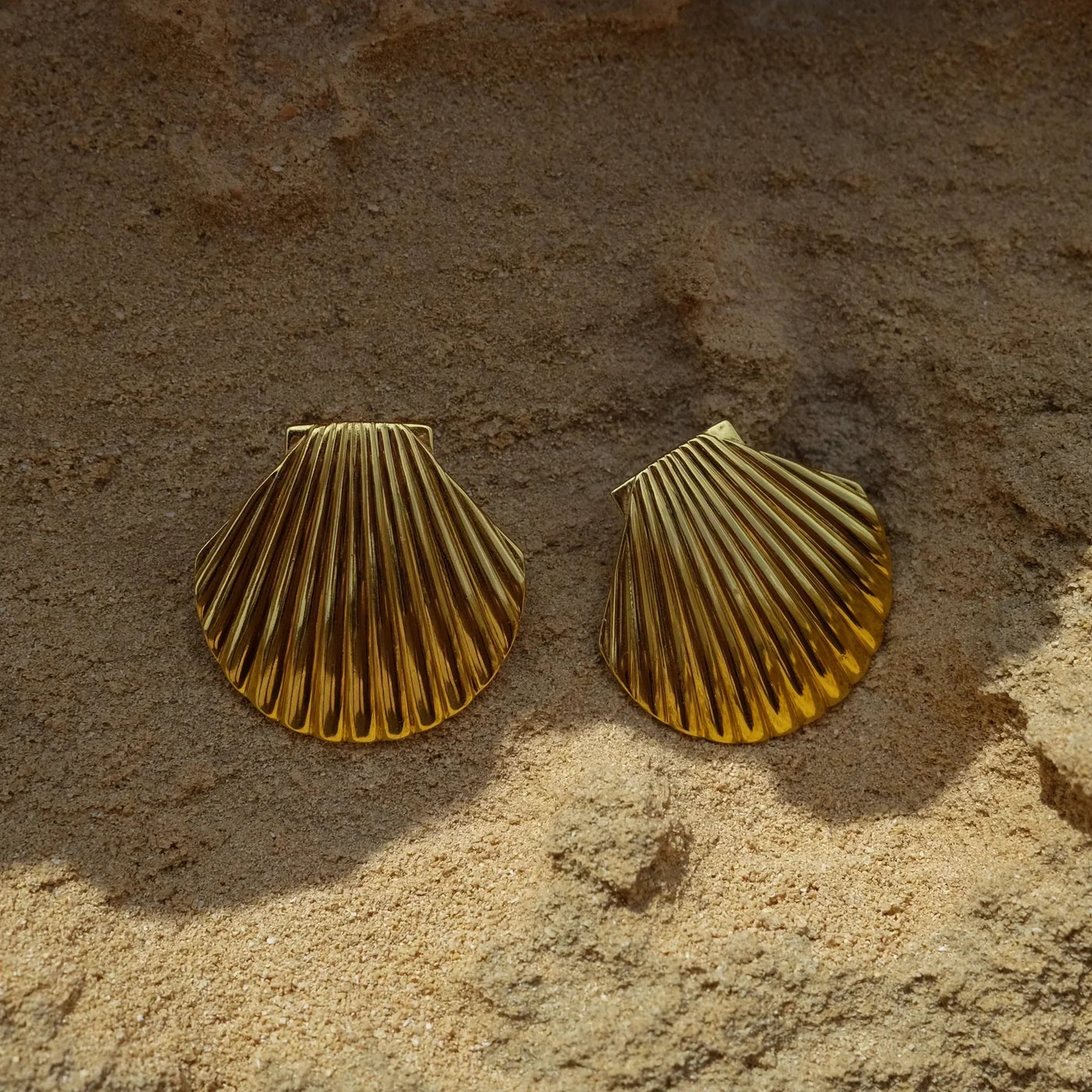 Hazel – Delicate Seashell Design – Stud Earrings