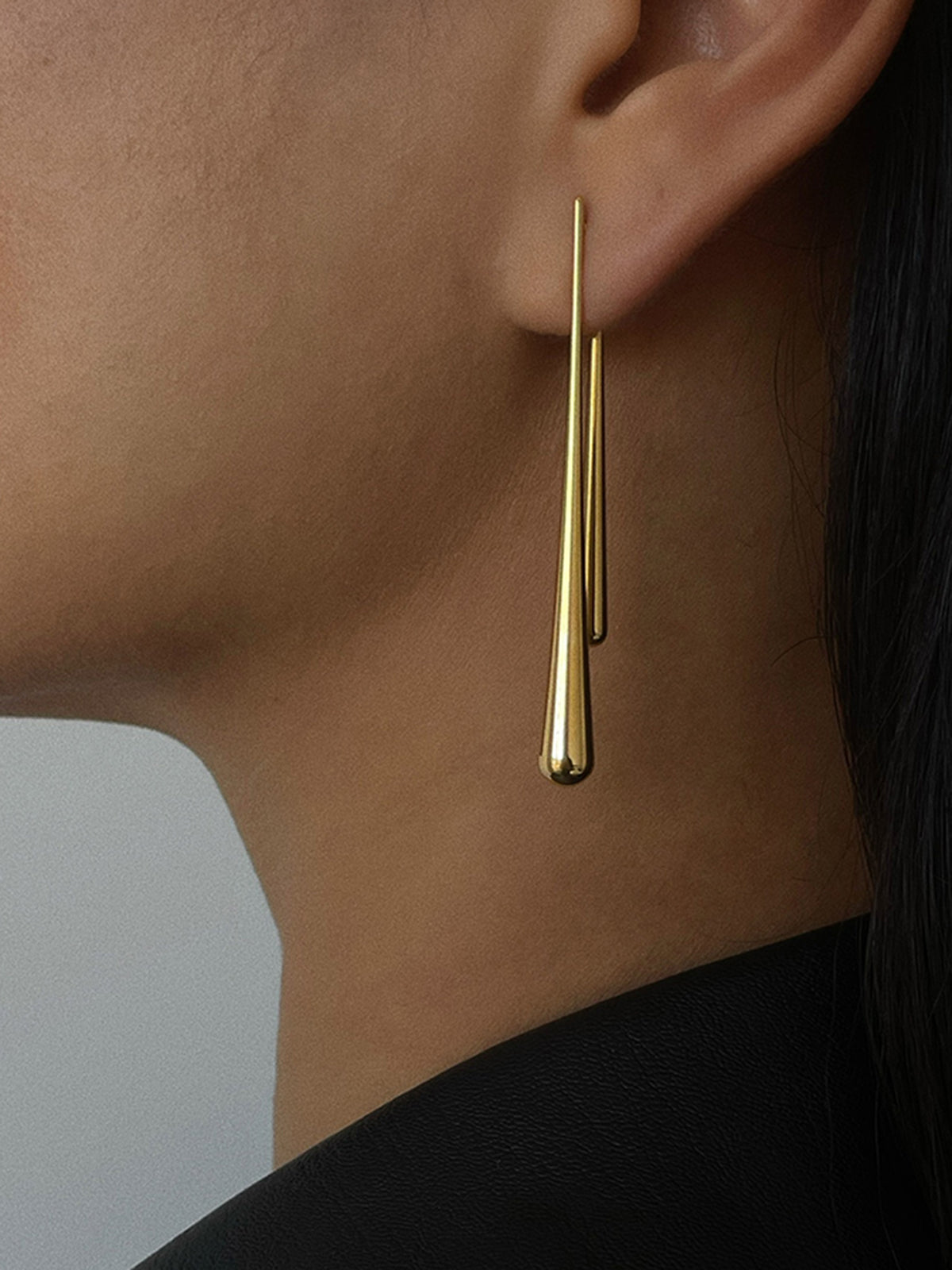 Fina – Elegant Water Drop Design – Earrings