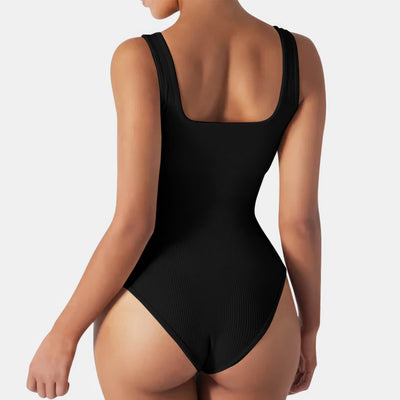 Ava – Sleek Ribbed Design – Bodysuit