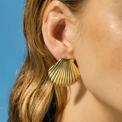 Hazel – Delicate Seashell Design – Stud Earrings