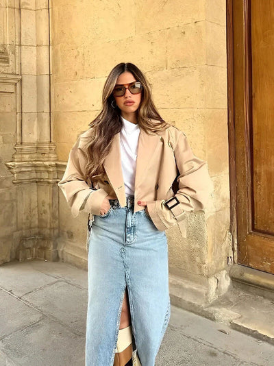Charlotte – Modern Elegance – Cropped Trench Coat