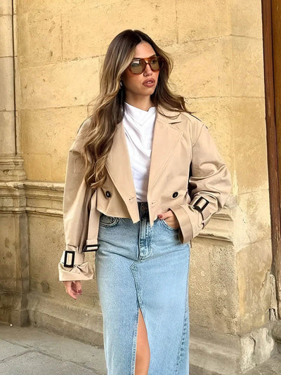 Charlotte – Modern Elegance – Cropped Trench Coat