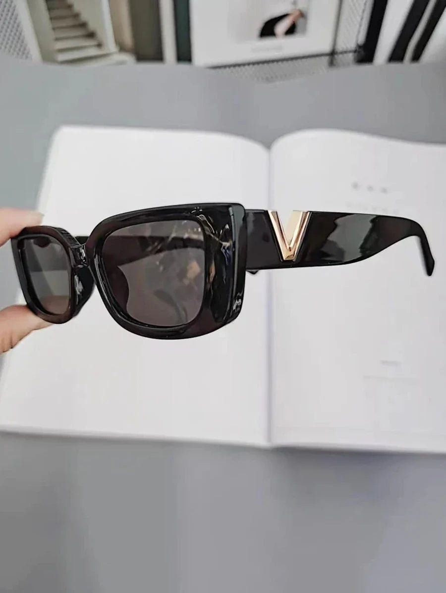 Violet – Chic and Bold – Sunglasses