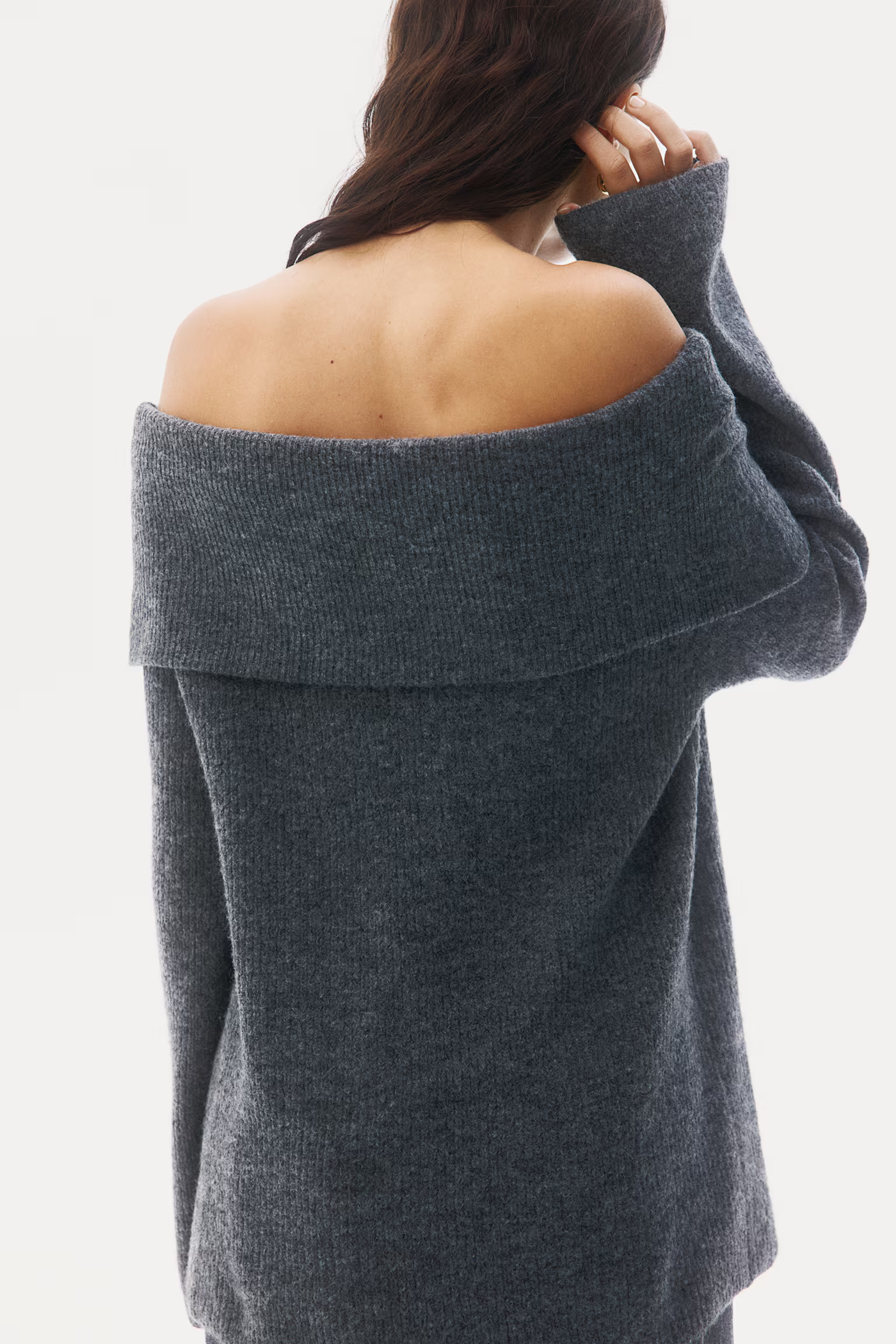 Sadie – Elegant Off-Shoulder Design – Top