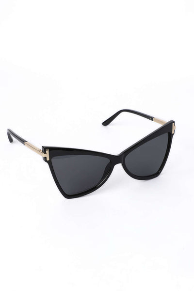 Xylia – Bold Cat-Eye Design – Sunglasses
